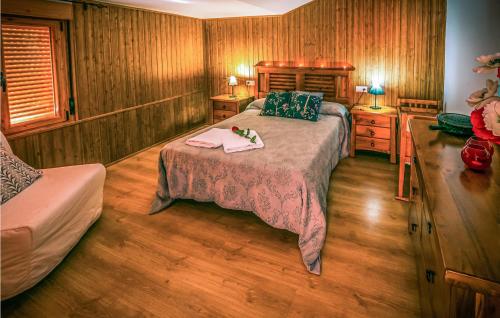 Легло или легла в стая в Stunning Home In La Omauela With Wifi