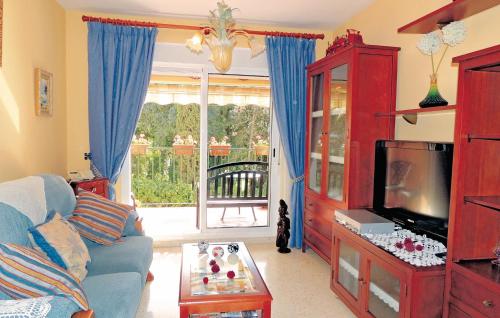 A kitchen or kitchenette at Cozy Apartment In Jerez De La Frontera