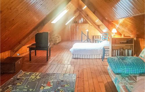 Katil atau katil-katil dalam bilik di Cozy Home In La Fort Fouesnant With Kitchenette