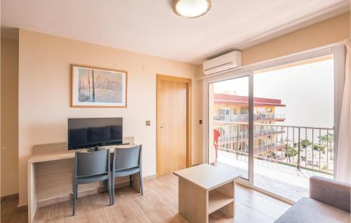 Gallery image of Beautiful Apartment In Malgrat De Mar With 2 Bedrooms, Wifi And Outdoor Swimming Pool in Malgrat de Mar