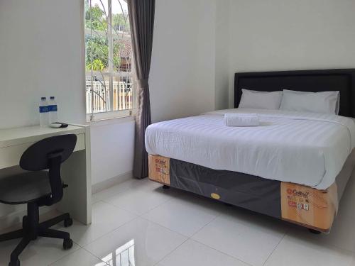 Gallery image of RedDoorz Syariah at Jalan Godean in Ngabean