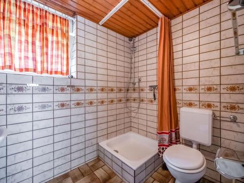 Koupelna v ubytování Spacious apartment with private terrace