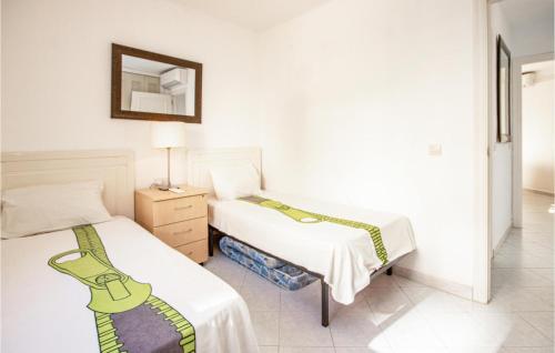ラ・カラ・デ・ミハスにあるBeautiful Apartment In Rivera Del Sol With 2 Bedrooms, Wifi And Outdoor Swimming Poolのギャラリーの写真