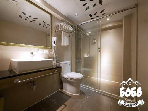 Koupelna v ubytování R8 Eco Hotel