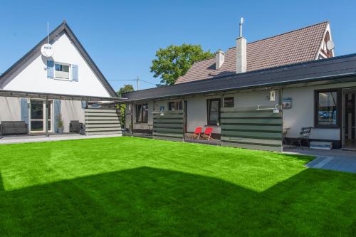 Budova, kde se prázdninový dům nachází