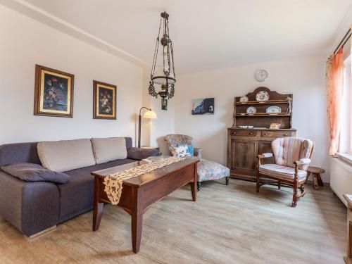 Posezení v ubytování Apartment in Reifferscheid with Forest Trails