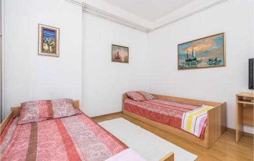 Postel nebo postele na pokoji v ubytování Stunning Apartment In Rijeka With Wifi