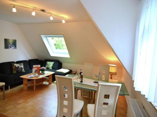 Ein Sitzbereich in der Unterkunft Appealing apartment in Bestwig Ramsbeck with terrace