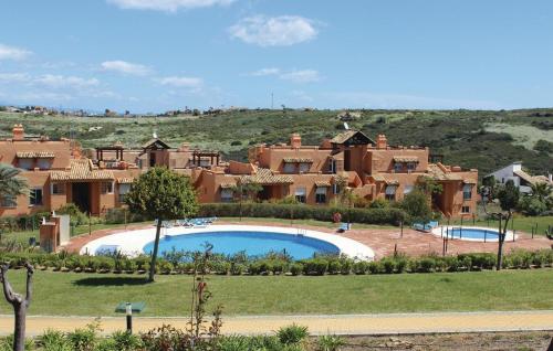 Bazén v ubytovaní Casares Del Sol alebo v jeho blízkosti
