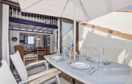 Beautiful Apartment In Le Barcares