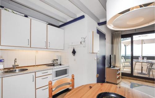 Beautiful Apartment In Le Barcares