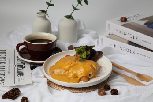 Makanan di atau berdekatan hotel