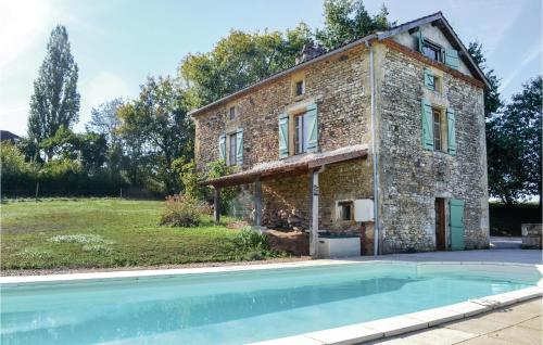 Nice Home In Le Pouget With 3 Bedrooms, Private Swimming Pool And Outdoor Swimming Pool