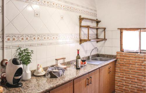 Virtuve vai virtuves zona naktsmītnē 4 Bedroom Pet Friendly Home In Albacete