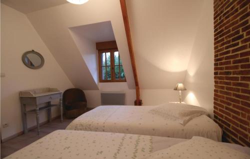 Le Bourg-DunにあるBeautiful Home In Le Bourg-dun With 2 Bedrooms And Wifiのギャラリーの写真