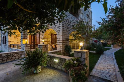 Κήπος έξω από το Villa Orthes