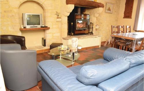 Η κουζίνα ή μικρή κουζίνα στο Beautiful Home In Englesqueville Percee