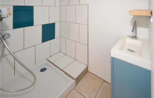 a bathroom with a shower and a sink at Mas Melusine in Caderousse