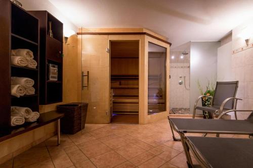 a large room with a bathroom with a closet at Holiday flats in St Georgen am Kreischberg in Sankt Georgen ob Murau