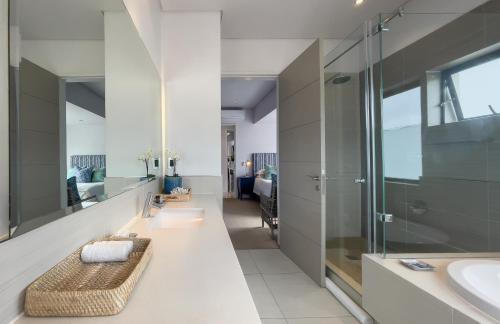 Ένα μπάνιο στο Le Paradis Penthouse