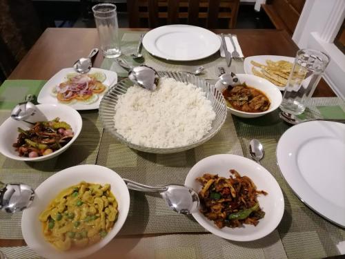 Makanan di atau berdekatan homestay