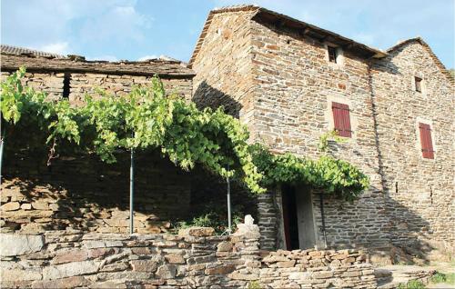 Photo de la galerie de l'établissement Holiday Home Nojaret, à Bonnevaux-et-Hiverne