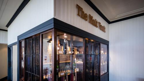 Gallery image of Karma Lake Of Menteith Hotel in Aberfoyle