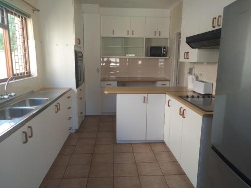 Una cocina o zona de cocina en Getaway Self-Catering Panorama