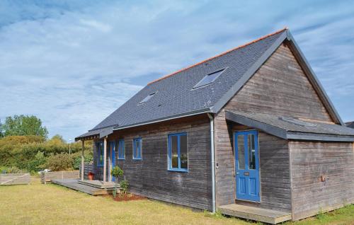 Nice Home In Loctudy With 2 Bedrooms