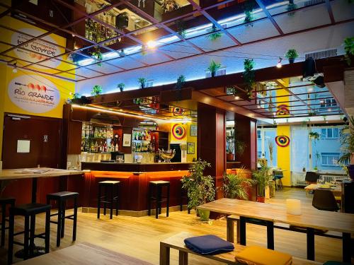 Majoituspaikan Hotel Gamper baari tai lounge-tila