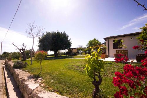 Agriturismo Case Don Ignazioにある庭