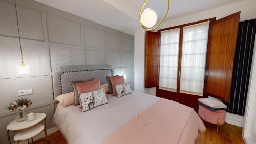 Giường trong phòng chung tại SOL