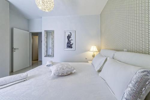 Posteľ alebo postele v izbe v ubytovaní Luxury Apartment Stella