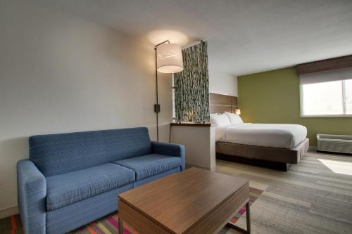Foto da galeria de Holiday Inn Express & Suites Wapakoneta, an IHG Hotel em Wapakoneta