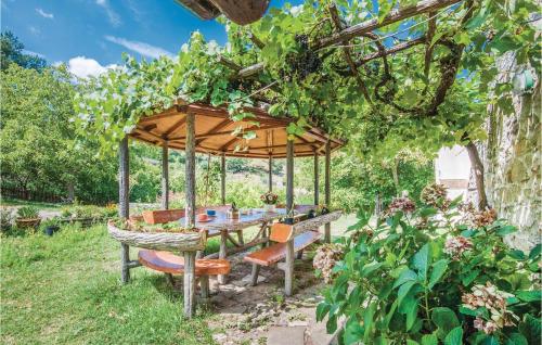 Taman di luar Podere Dei Frati