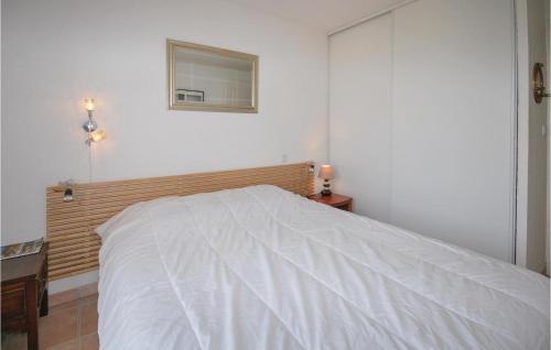 2 Bedroom Beautiful Apartment In Saint Raphael