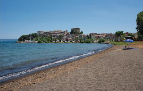 Beautiful Home In Piansano Vt With 3 Bedrooms, Wifi And Outdoor Swimming Pool