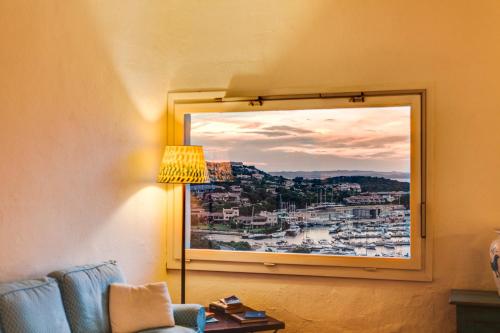 Nespecifikovaný výhled na hory nebo výhled na hory při pohledu z hotelu