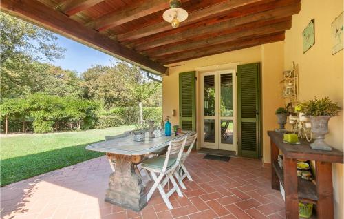 Vonkajšia záhrada v ubytovaní Cozy Home In Pontedera Pi With Wifi