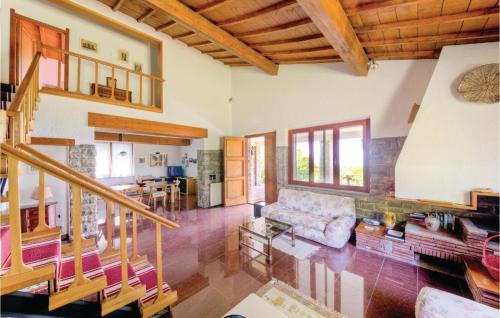 Ruang duduk di Stunning Home In San Feliciano Sul Tpg