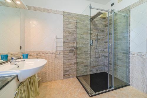 Koupelna v ubytování Appartamento villa da 6 a 8 persone Capoliveri