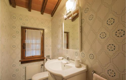 Galeriebild der Unterkunft Beautiful Home In Uzzano Pt With Kitchen in Uzzano