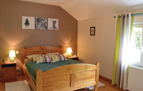 Кровать или кровати в номере Gite De La Lombardie