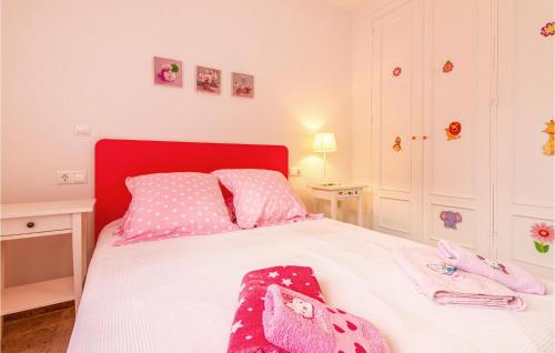 Katil atau katil-katil dalam bilik di 4 Bedroom Lovely Home In Alacant
