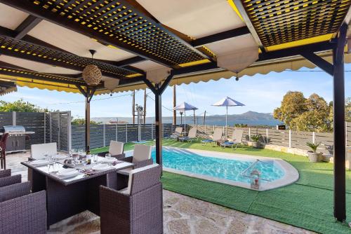 Nikos Dimitra Luxury Home BY APOKORONAS-VILLAS