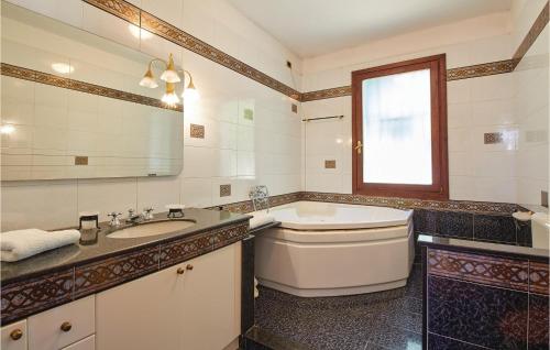 Bathroom sa Villa Peppina