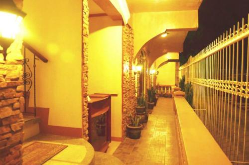 El vestíbulo o zona de recepción de OYO 779 Casa D' Estrella Apartelle