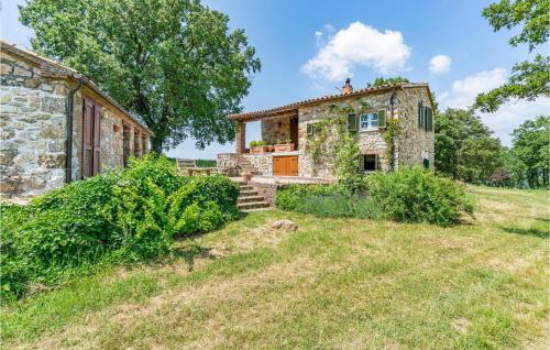 Beautiful Home In Roccalbegna With 5 Bedrooms And Wifi
