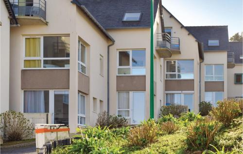 an image of an apartment building at Stunning Apartment In Trevou Treguignec in Trévou-Tréguignec