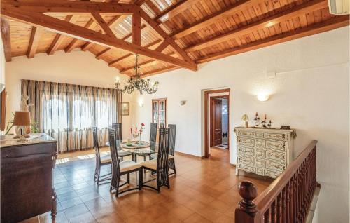 A seating area at Stunning Home In Riudellots